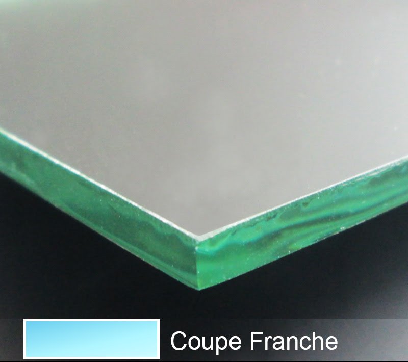 Étagère en Verre sur Mesure : maximiser l’espace avec panache ! 2 finition coupe brute vitrage sur mesure